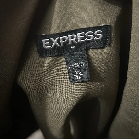 Green Blouse - Picture 3 of 5